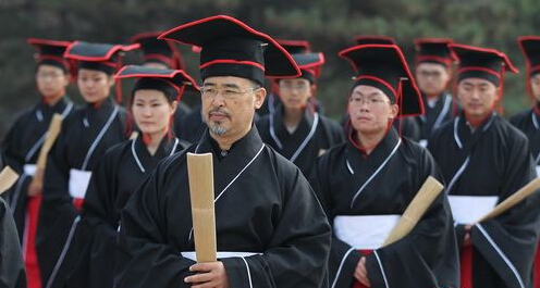 祭祀大禹 本报记者 白石 摄 