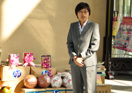 吉林省孤儿学校获惠普公司员工代表捐赠