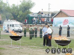 江城人口_暖在江城 关爱流动人口